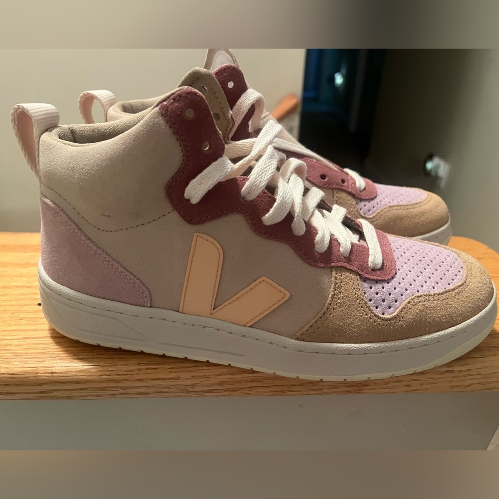 Veja Women's Sneakers in Pink and Cream